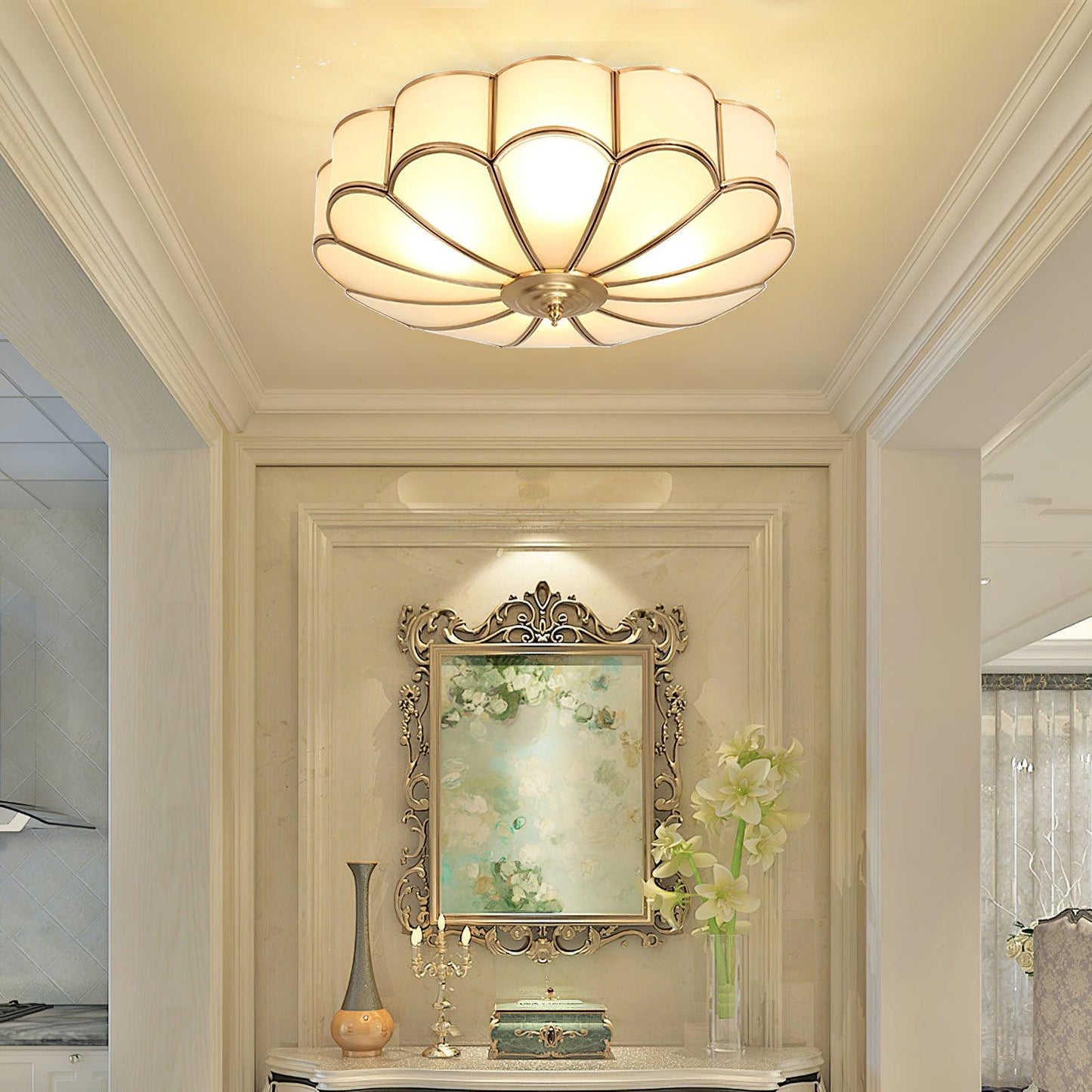 Inbouw Plafondlamp van Glas in Bloemvorm – Messing Afwerking met Luxe Postmoderne Stijl