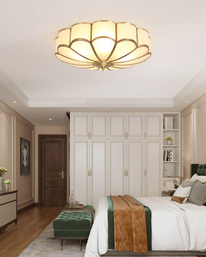 Inbouw Plafondlamp van Glas in Bloemvorm – Messing Afwerking met Luxe Postmoderne Stijl
