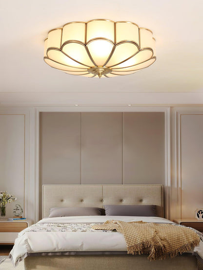 Inbouw Plafondlamp van Glas in Bloemvorm – Messing Afwerking met Luxe Postmoderne Stijl