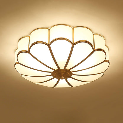 Inbouw Plafondlamp van Glas in Bloemvorm – Messing Afwerking met Luxe Postmoderne Stijl