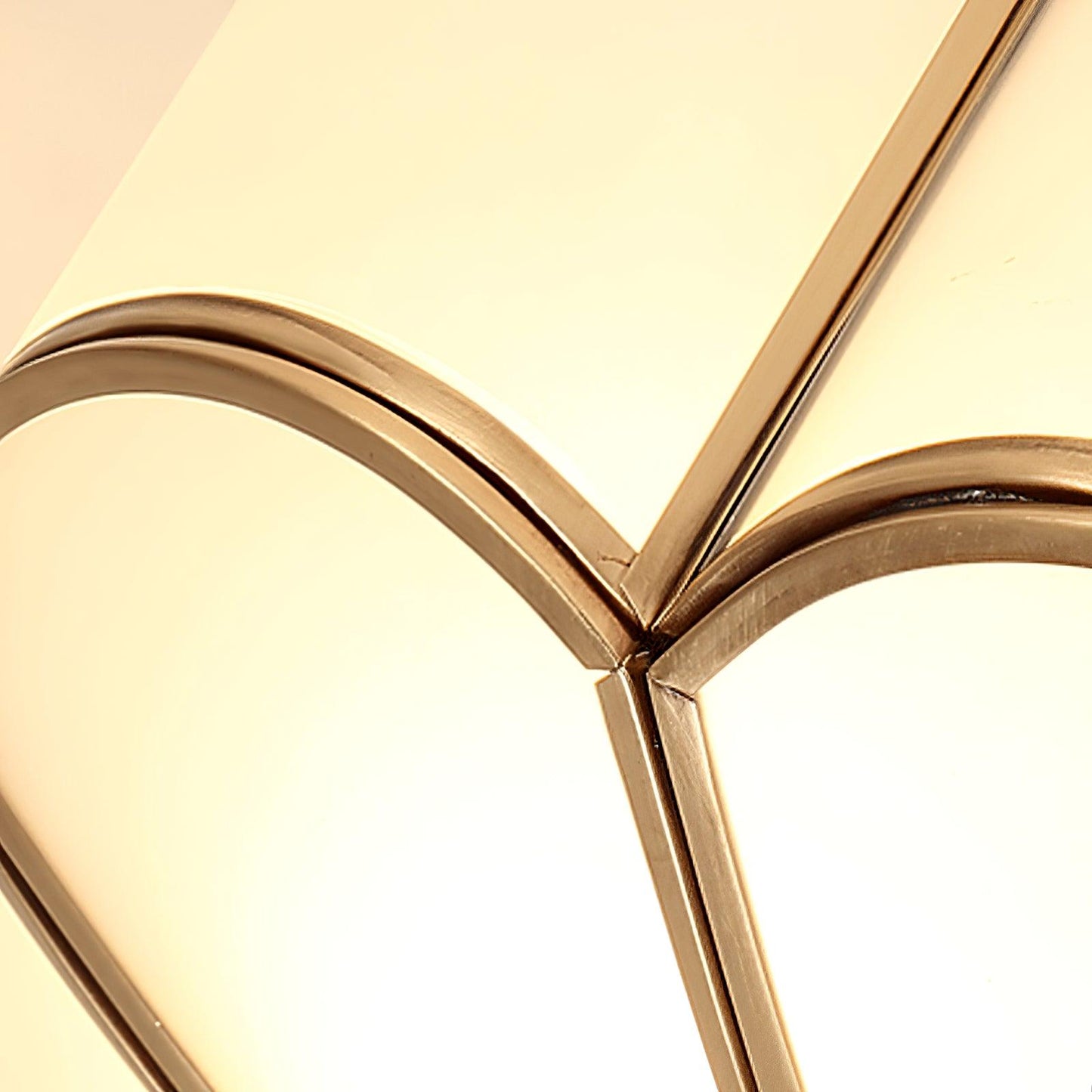 Inbouw Plafondlamp van Glas in Bloemvorm – Messing Afwerking met Luxe Postmoderne Stijl