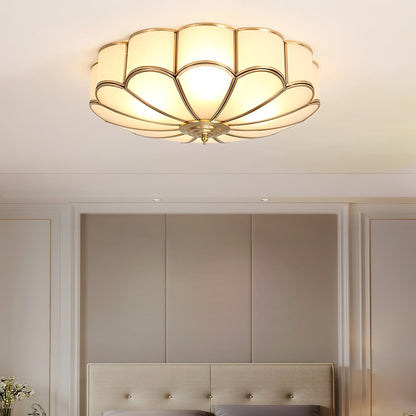 Inbouw Plafondlamp van Glas in Bloemvorm – Messing Afwerking met Luxe Postmoderne Stijl