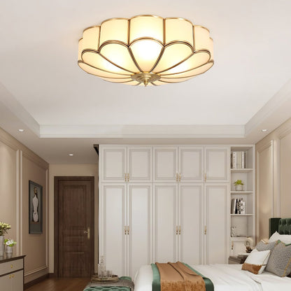 Inbouw Plafondlamp van Glas in Bloemvorm – Messing Afwerking met Luxe Postmoderne Stijl