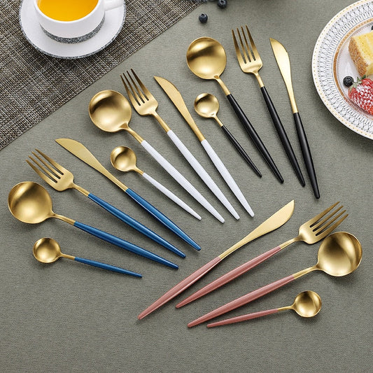 France Bestekset – Luxe Bestekcollectie met Geborstelde Metaalafwerking