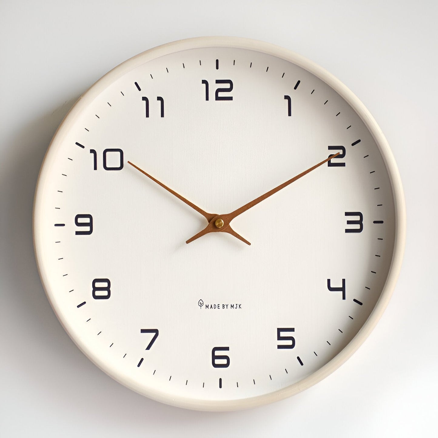 EleQuartz Klok - Ronde Wanduhr - Scandinavische Houten Wanduhr