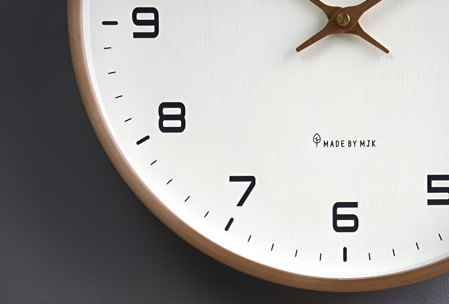 EleQuartz Klok - Ronde Wanduhr - Scandinavische Houten Wanduhr
