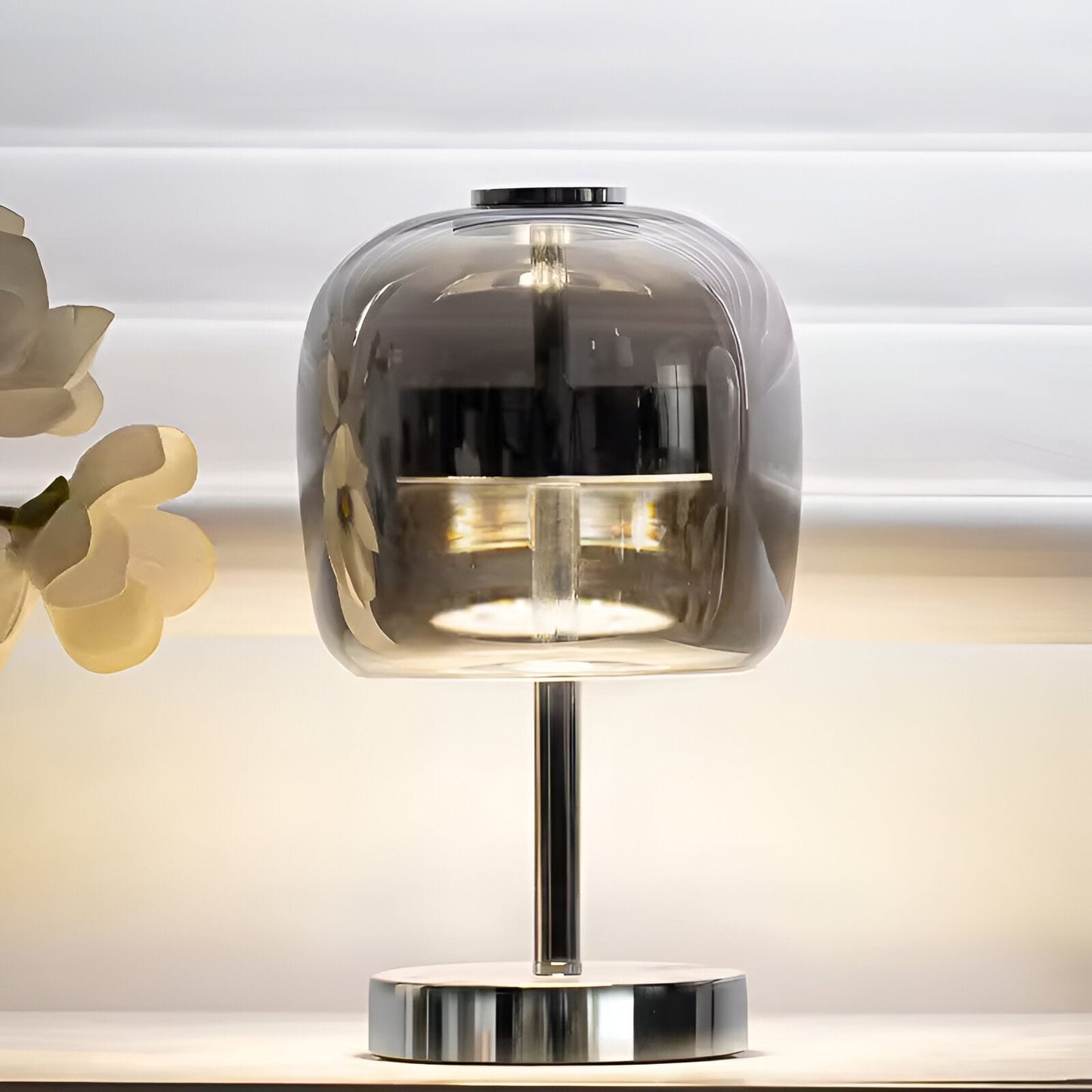 GlowSphere – Stilvolle dimmbare Tischlampe mit modernem Eleganz