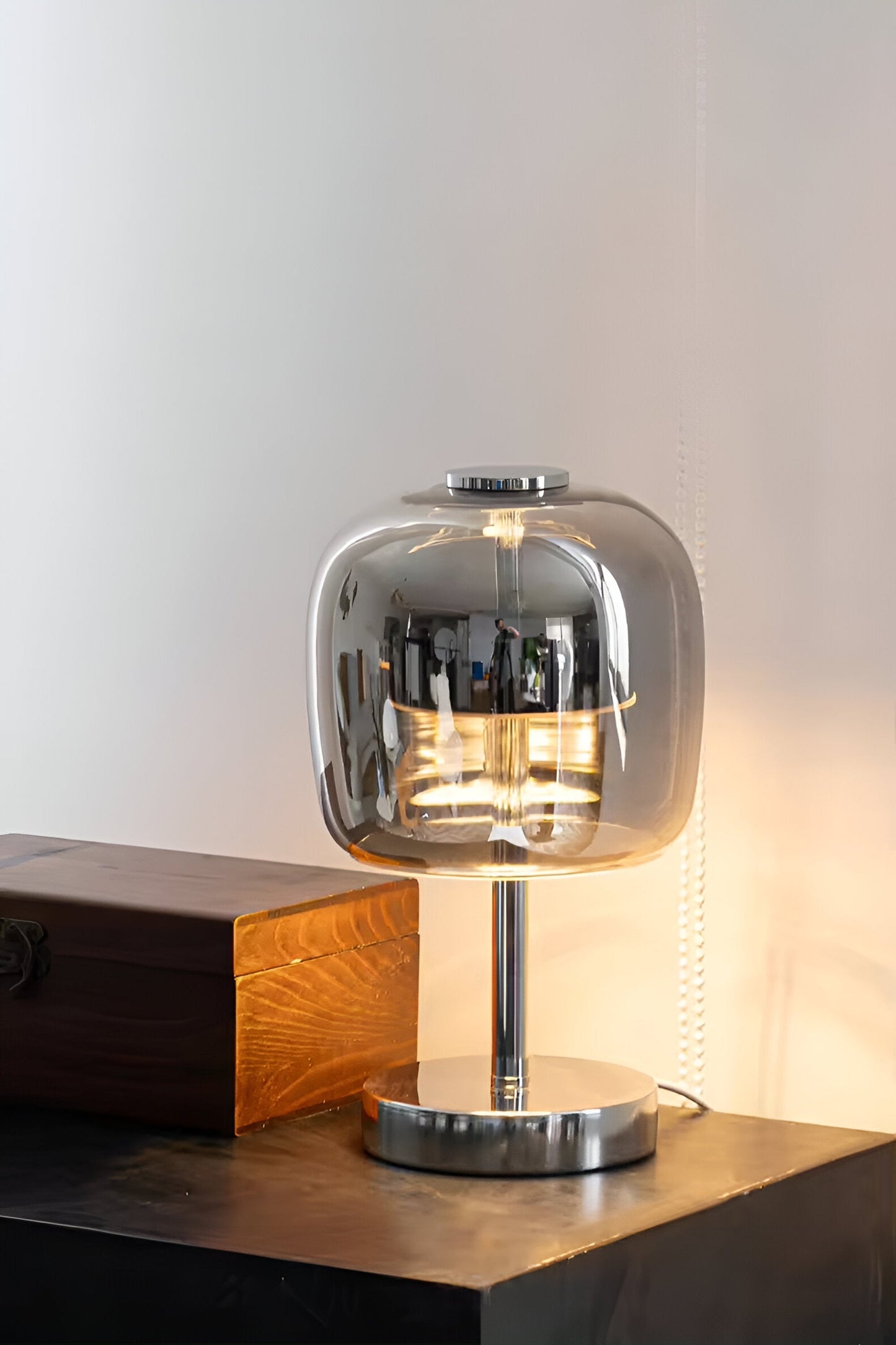 GlowSphere – Stilvolle dimmbare Tischlampe mit modernem Eleganz