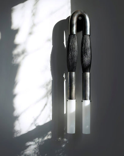 Horsehair Wandlamp – Elegante Wandverlichting met Kwast van Ijzer en Glas
