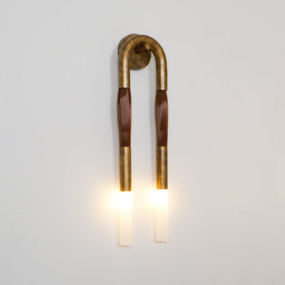 Horsehair Wandlamp – Elegante Wandverlichting met Kwast van Ijzer en Glas