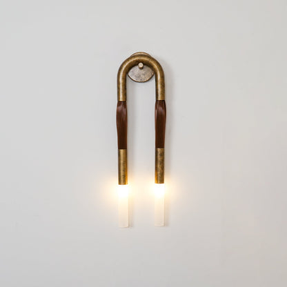 Horsehair Wandlamp – Elegante Wandverlichting met Kwast van Ijzer en Glas
