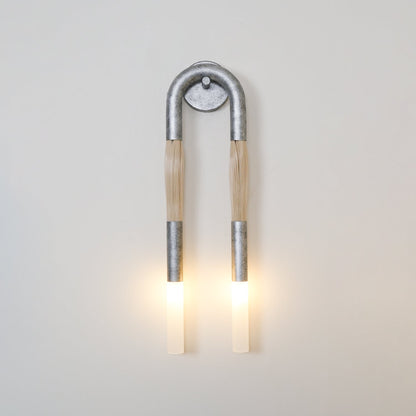 Horsehair Wandlamp – Elegante Wandverlichting met Kwast van Ijzer en Glas