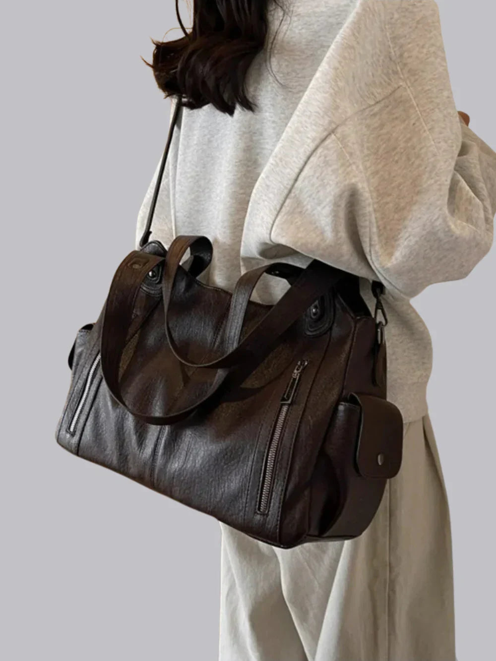 Julissa – Klassieke Leren Schoudertas met Ritsdetails voor Dames