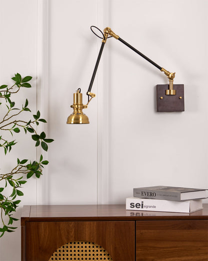 Kane Wandlamp met Zwenkarm – Houten Wandlamp met Messing Afwerking