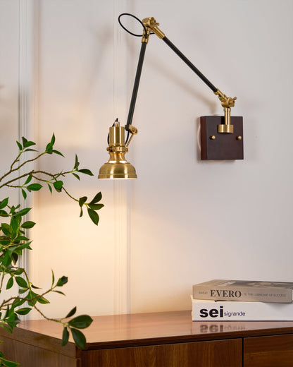 Kane Wandlamp met Zwenkarm – Houten Wandlamp met Messing Afwerking