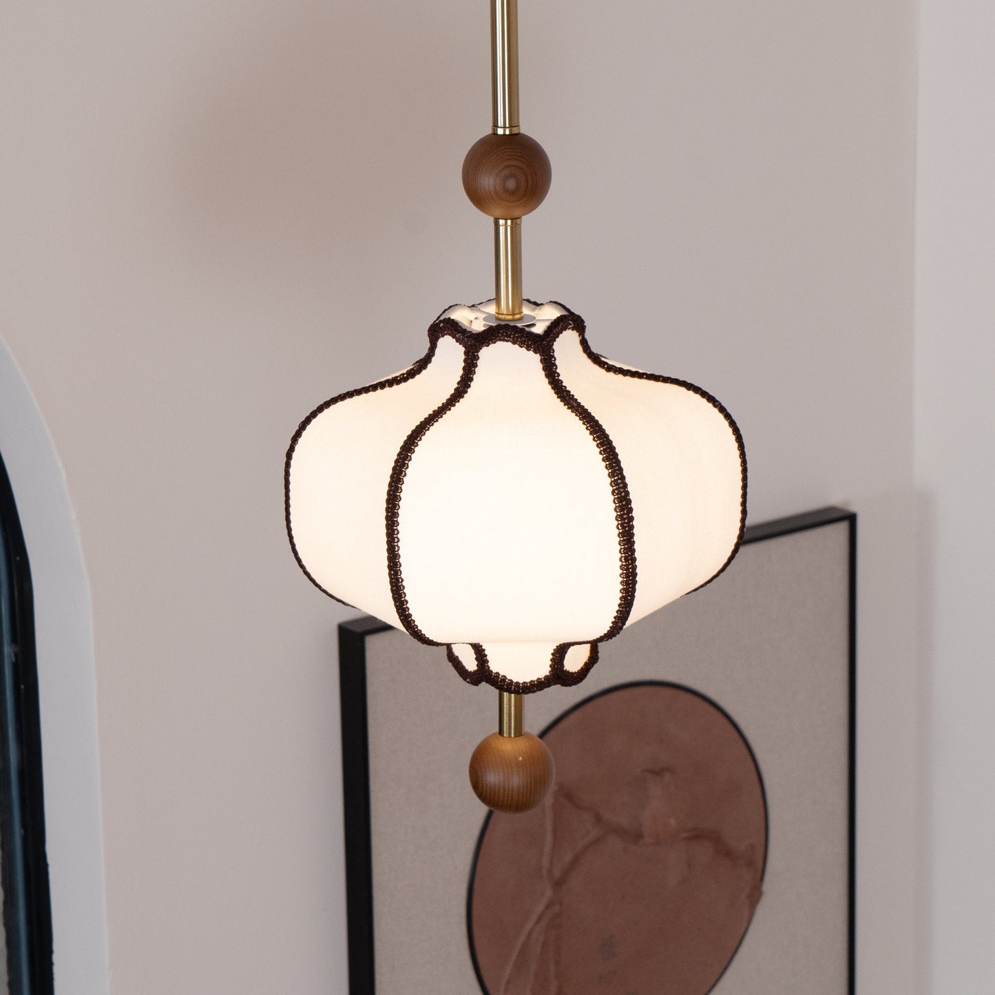 Lantaarn Hanglamp van Stof – Moderne Sculpturale Plafondlamp