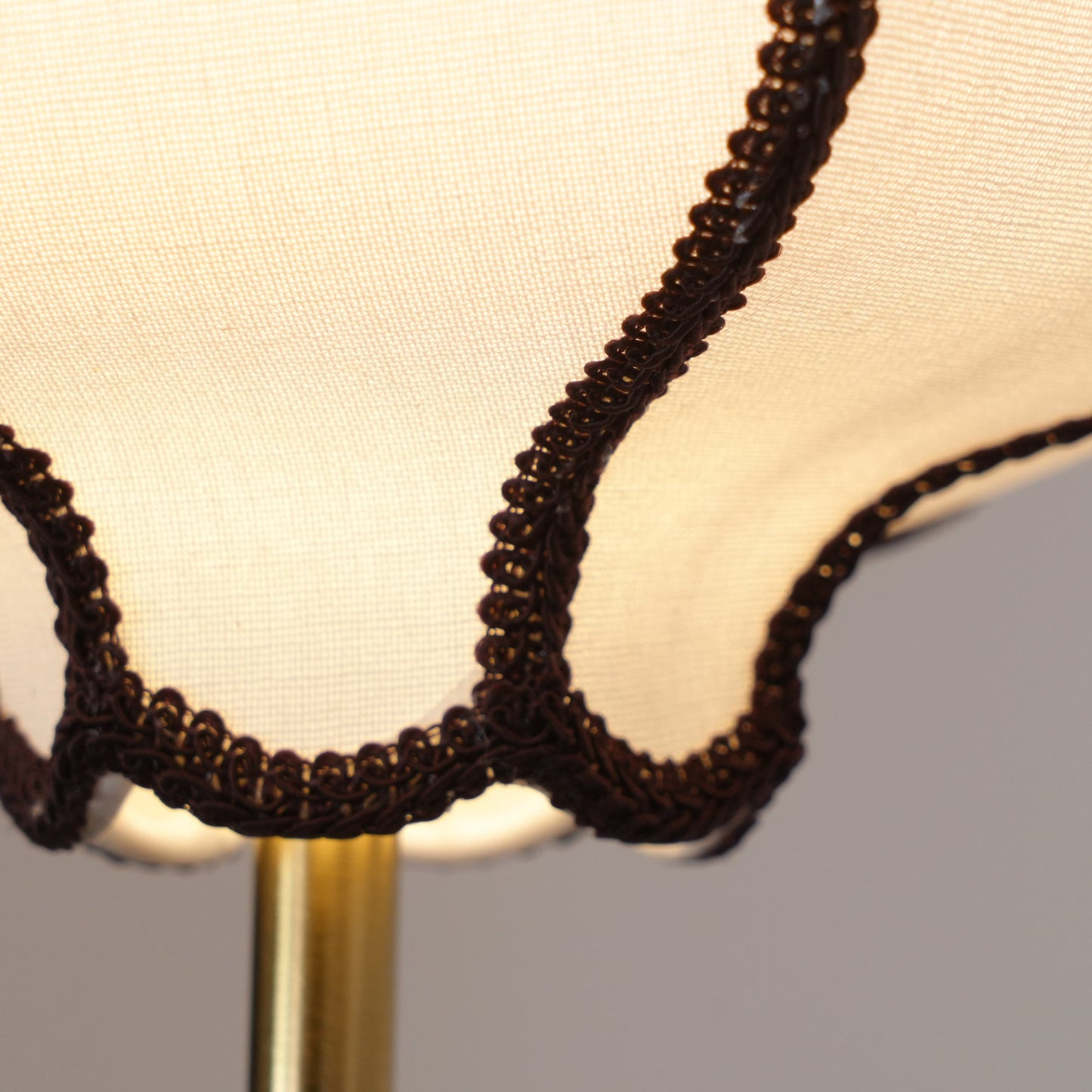 Lantaarn Hanglamp van Stof – Moderne Sculpturale Plafondlamp