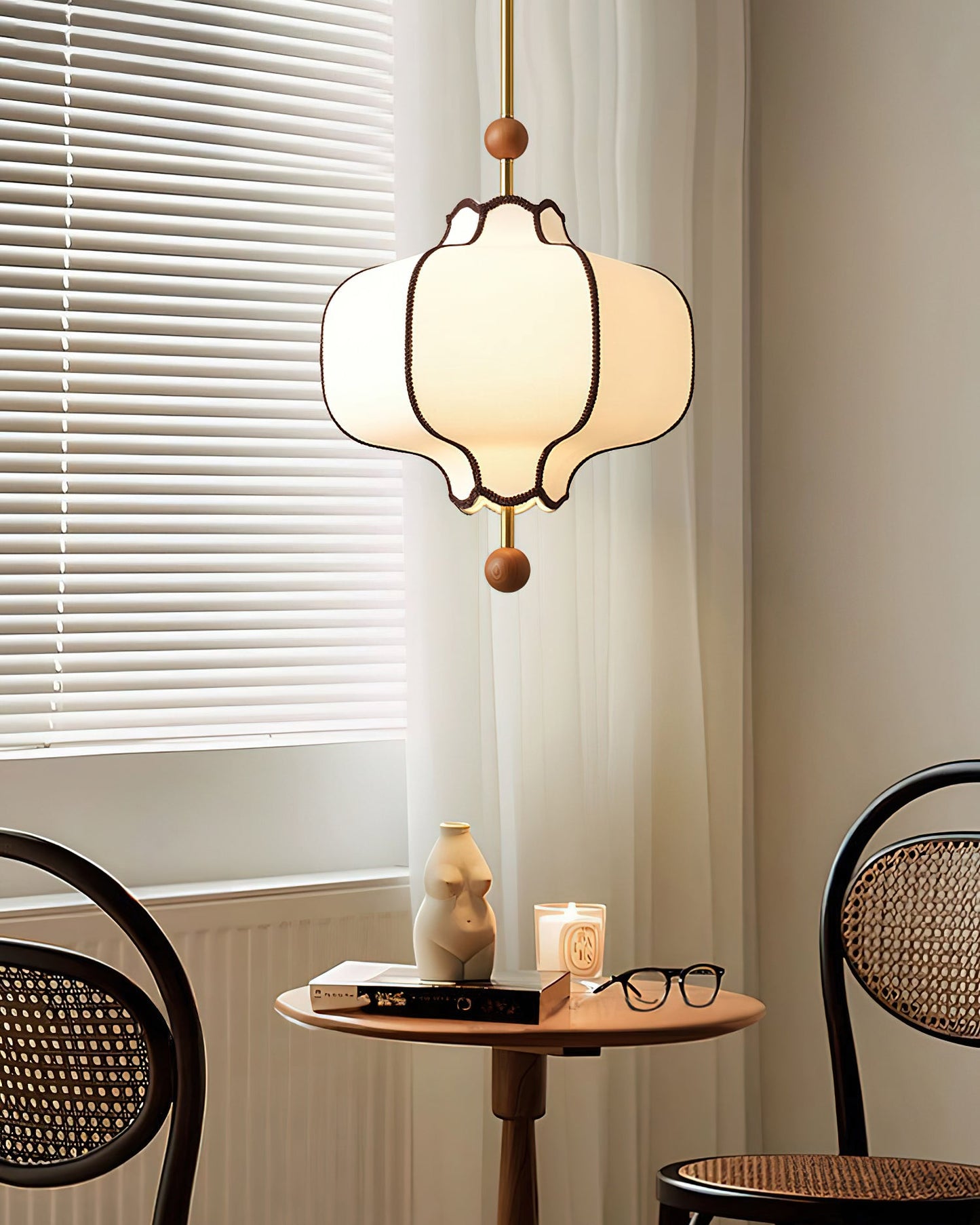 Lantaarn Hanglamp van Stof – Moderne Sculpturale Plafondlamp