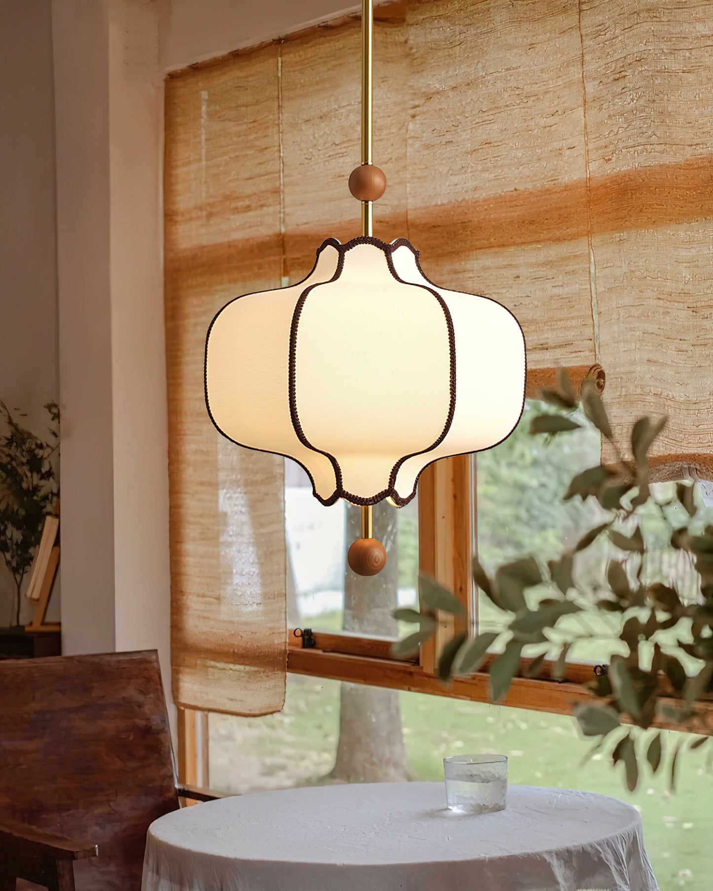Lantaarn Hanglamp van Stof – Moderne Sculpturale Plafondlamp