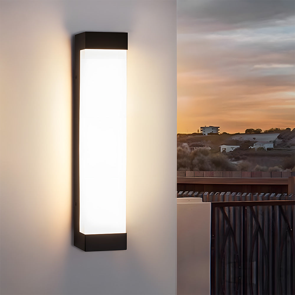Wasserdichte LED-Wandlampe für den Außenbereich – Längliches Acryl-Design – IP65 – Moderne Beleuchtung für Garten & Fassade