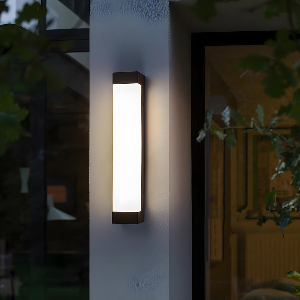 Wasserdichte LED-Wandlampe für den Außenbereich – Längliches Acryl-Design – IP65 – Moderne Beleuchtung für Garten & Fassade
