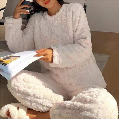 Damen Fleece Pyjama Set – Weich, Warm und Atmungsaktiv