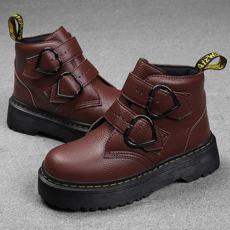 Damen Knöchelstiefel mit herzförmigen Schnallen – bequem & stilvoll