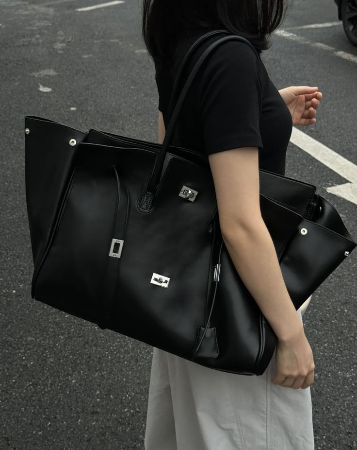 Elegante Vegan Leren Handtas – Tijdloze Klasse & Praktisch Ontwerp