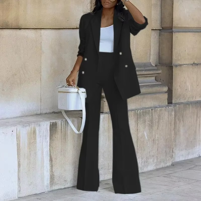 Eleganter Damenblazer mit Knopfverschluss & ausgestellte Hose – Zweiteiliges Set für jede Jahreszeit