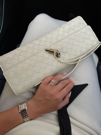 Chique Gevlochten Vegan Leren Clutch – Tijdloze Elegantie