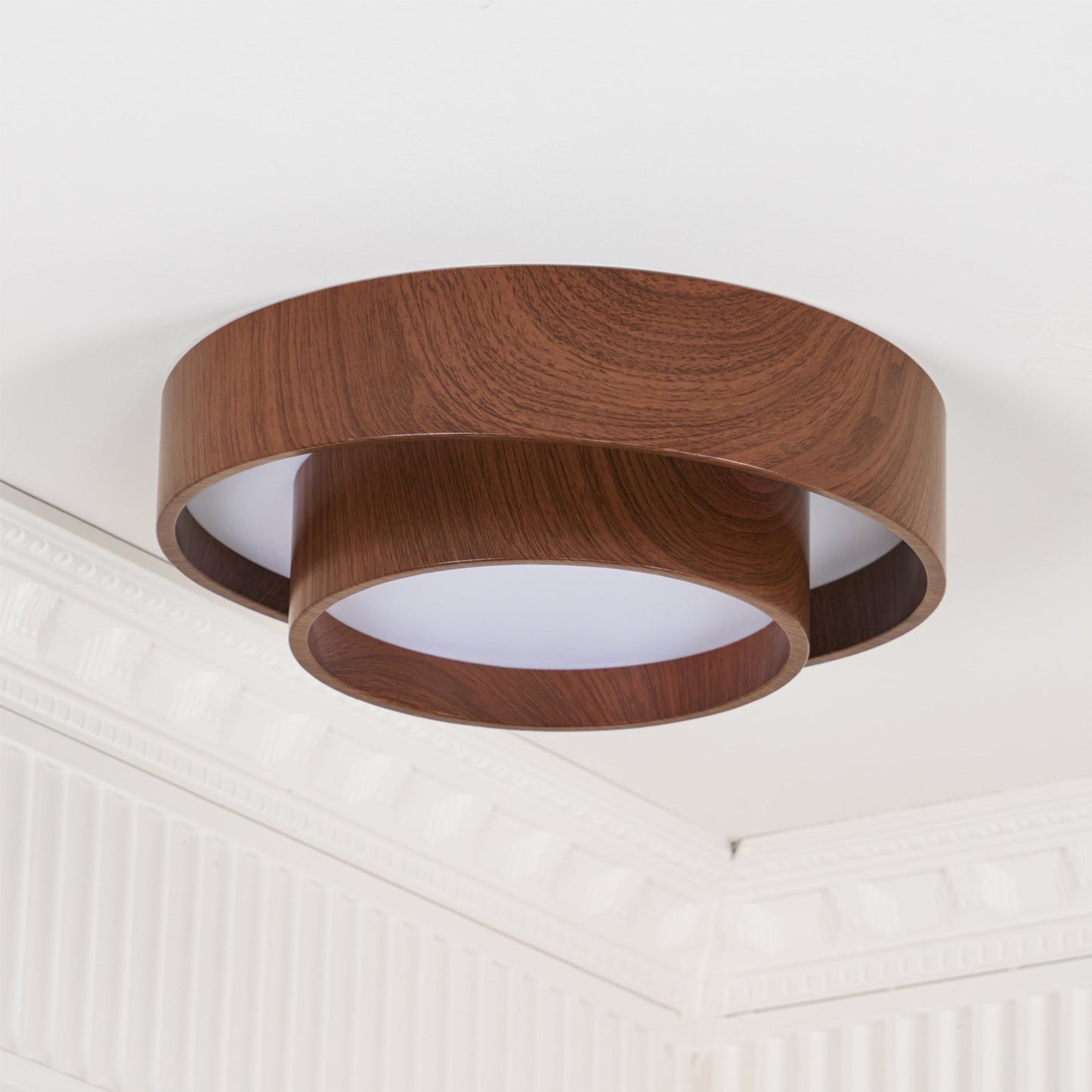 Vaako Deckenleuchte in Walnussfarbe – Moderne LED Lampe mit Holzoptik-Finish