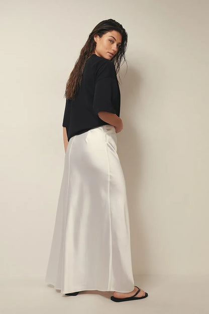 Satijnen Midi Rok met Hoge Taille – Glanzende Elegante Damesrok