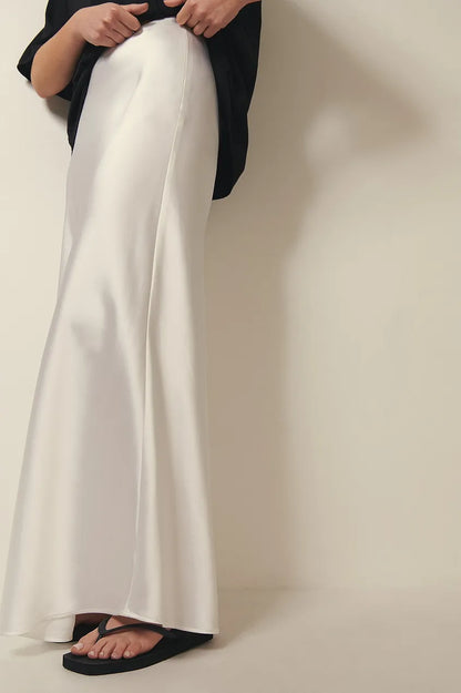 Satijnen Midi Rok met Hoge Taille – Glanzende Elegante Damesrok