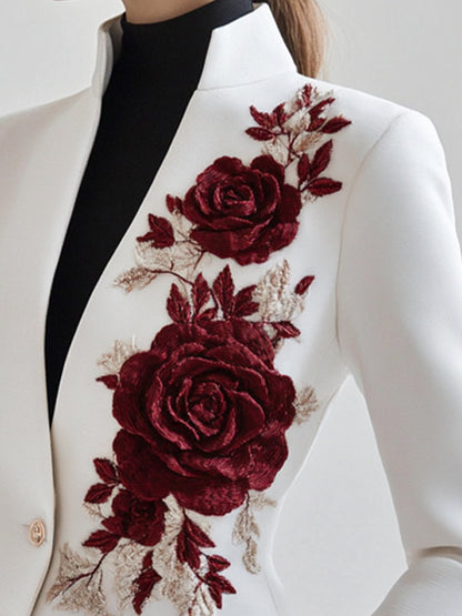 Witte Blazer met Rode Rozen Borduursel – Chic & Elegant