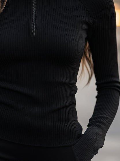 Schwarzer Gerippter Rollkragenpullover mit Reißverschlussdetail – Elegant & Bequem