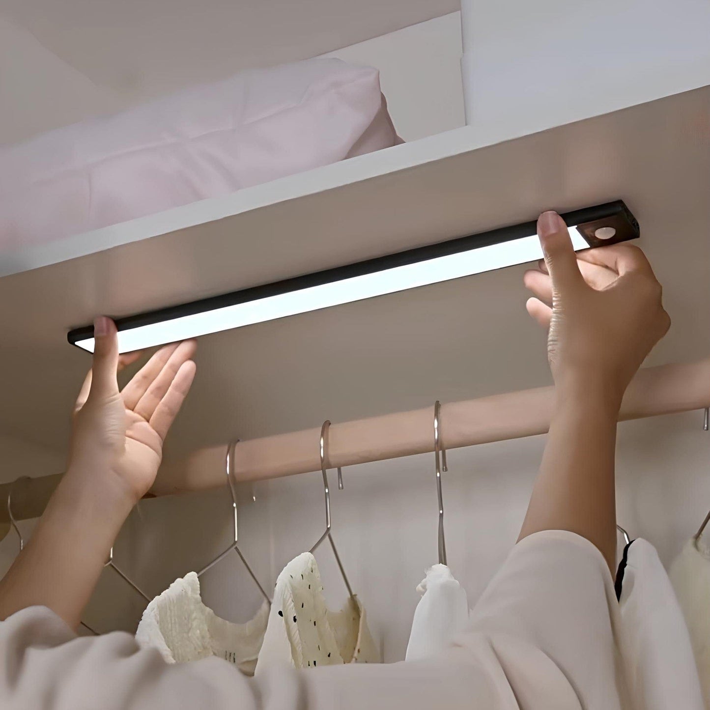 Rechargeable Motion Sensor LED Cabinet Light - Under Cabinet Motion Lights